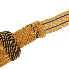 Ein goldenes Portepee mit blauen Streifen und schwarzer Umwicklung, ein Zeichen von Rang und Ehre.