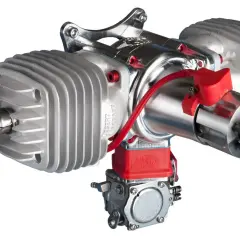 Ein kompakter DA 120 Flugzeugmotor mit zwei Zylindern, silbernen Kühlrippen und roten Akzenten.
