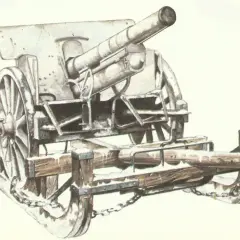Eine Haubitze der Wehrmacht, dargestellt auf einem hölzernen Schlitten mit Schneebedeckung, bereit für den Einsatz im Winter.