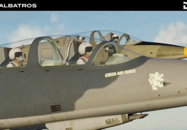 Zwei Piloten in L-39 Albatros Jets der tschechischen Luftwaffe fliegen im Formationsflug.