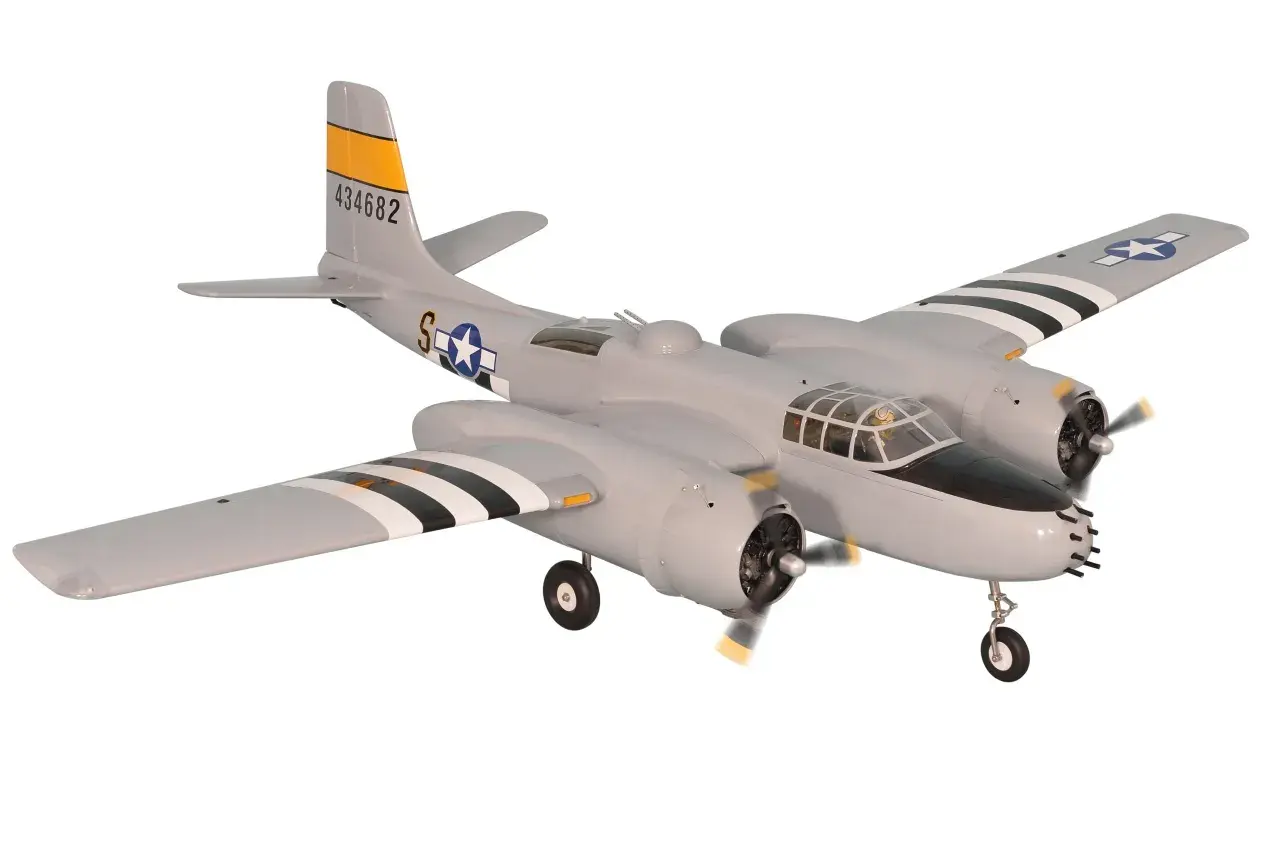 Graues Modellflugzeug, ein Douglas A-26 Invader, mit Sternen auf den Flügeln und Nummer 434682 auf dem Heck.